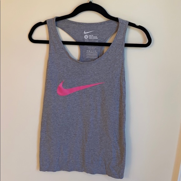 Nike Tops - Nike workout top